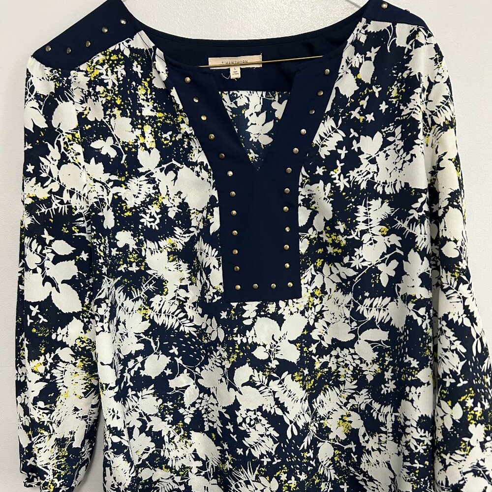 41 Hawthorn-Delveaux Stud Detailed Blouse Size Large